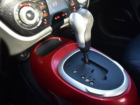Used 2015 Nissan Juke SL image 25