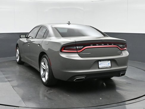 Used 2017 Dodge Charger SXT w/ Plus Group image 5