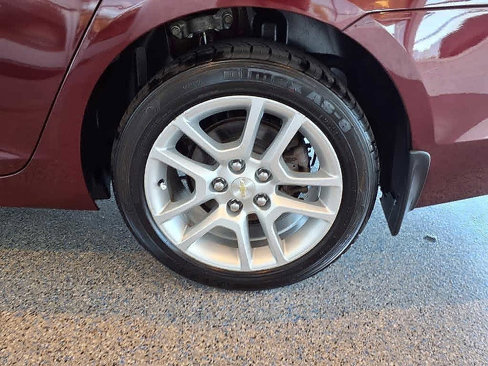 Used 2015 Chevrolet Malibu LT w/ Power Convenience Package image 7