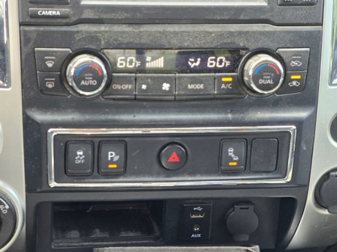 Used 2017 Nissan Titan SV image 17