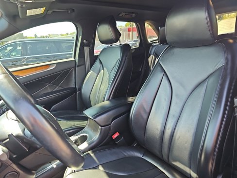 Used 2019 Lincoln MKC Reserve image 11