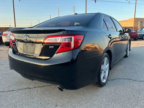 Used 2012 Toyota Camry SE image 5