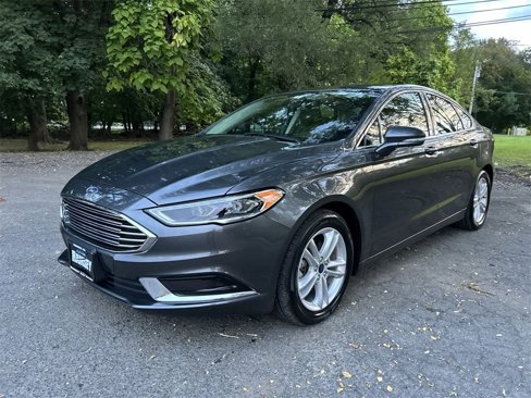 Used 2018 Ford Fusion SE w/ Fusion SE Technology Package image 4