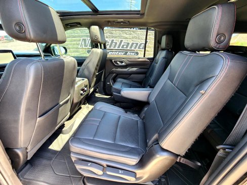 Used 2022 Chevrolet Suburban RST w/ Sport Performance Package image 27