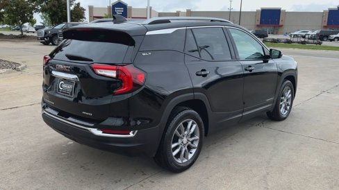 Certified 2024 GMC Terrain SLT image 8