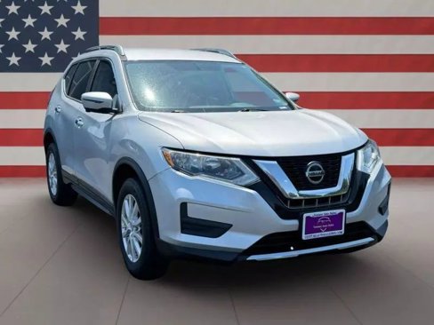 Used 2018 Nissan Rogue SV w/ Premium Package image 3