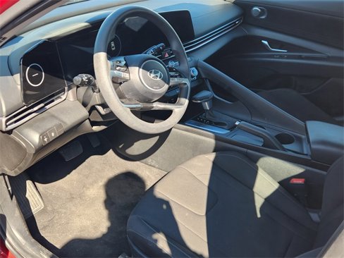 Used 2024 Hyundai Elantra SEL image 8