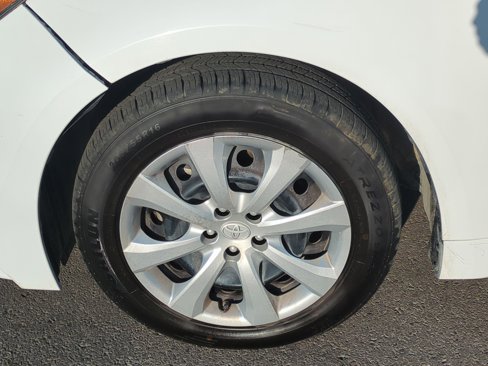Used 2022 Toyota Corolla LE image 13