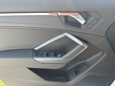 New 2025 Audi Q3 2.0T Premium image 26