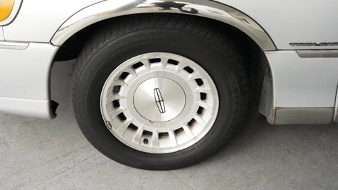 Used 1998 Lincoln Town Car Executive image 25