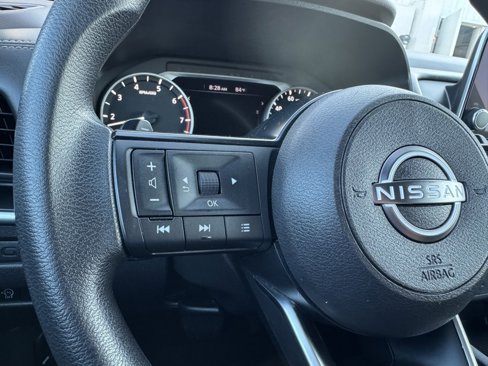 Used 2023 Nissan Rogue S image 19