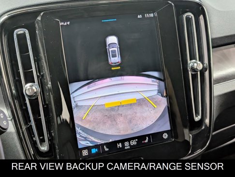 Used 2023 Volvo XC40 Recharge Core image 32
