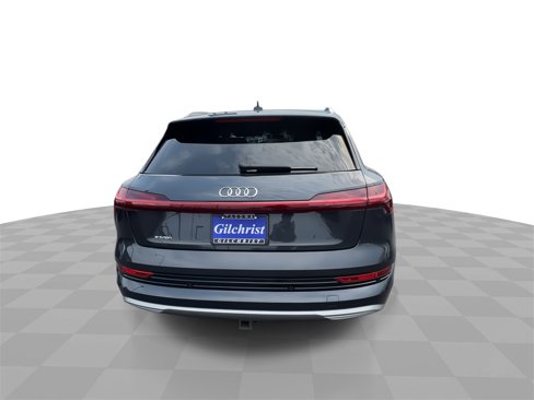 Used 2019 Audi e-tron Prestige w/ Prestige Package image 7