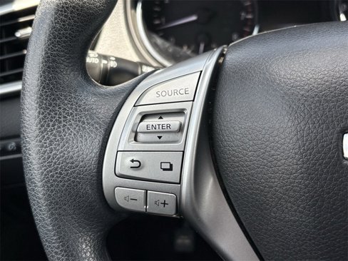 Used 2016 Nissan Rogue SV image 33
