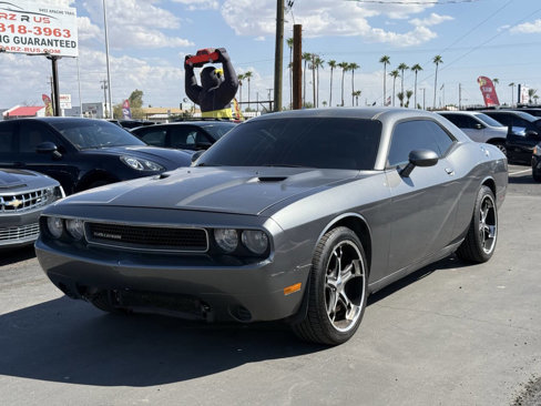 Used 2012 Dodge Challenger SXT image 1
