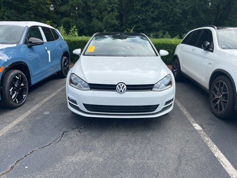 Used 2016 Volkswagen Golf SE image 6