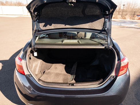 Used 2018 Toyota Corolla LE image 42
