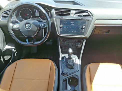 Used 2019 Volkswagen Tiguan SE w/ Panoramic Sunroof Package image 15