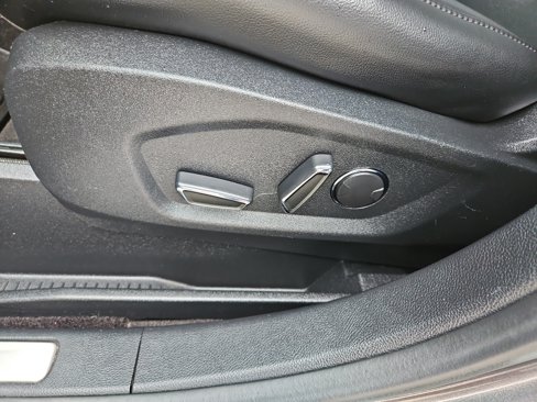 Used 2018 Ford Edge Titanium image 12