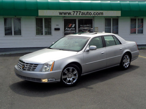 Used 2010 Cadillac DTS Platinum image 38