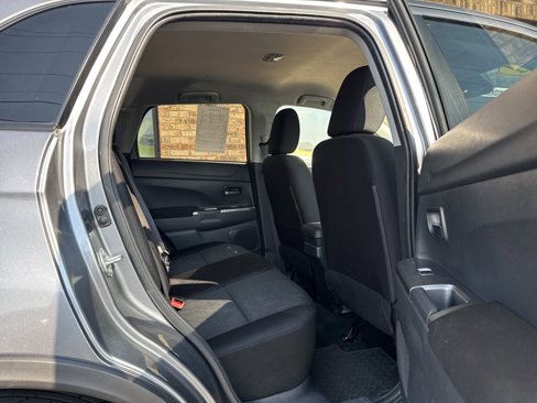 Used 2021 Mitsubishi Outlander Sport SE image 12