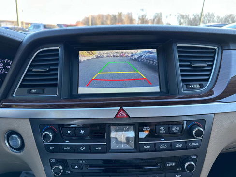 Used 2015 Hyundai Genesis 3.8 image 13