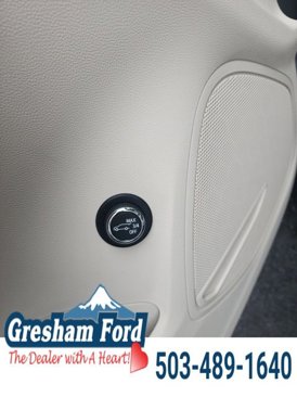 Used 2021 Buick Envision Essence image 23