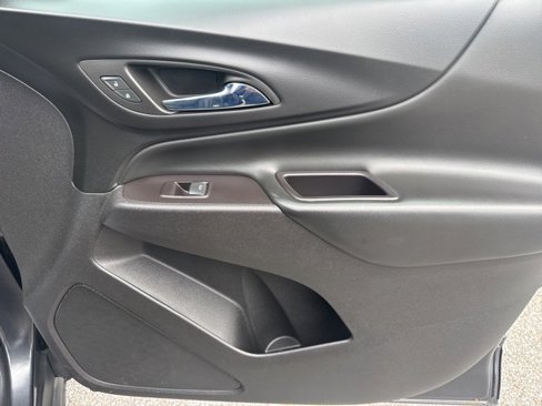 Used 2022 Chevrolet Equinox LT image 25