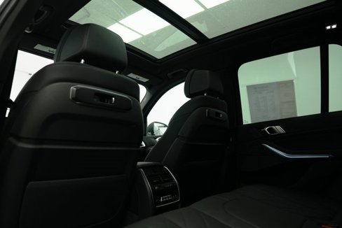 Used 2025 BMW X5 xDrive40i w/ Climate Comfort Package image 28