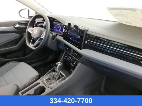 New 2025 Volkswagen Jetta SE image 23