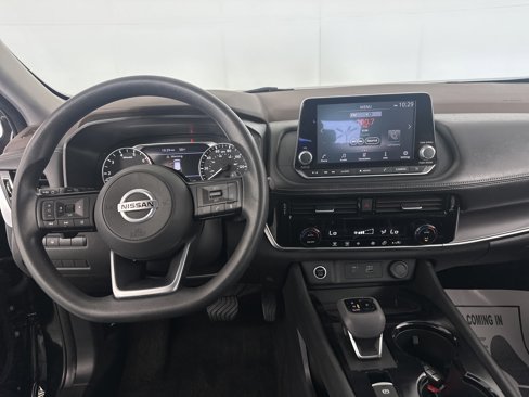 Used 2021 Nissan Rogue SV image 3
