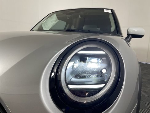 Certified 2025 MINI Cooper S image 8