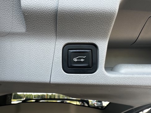 Used 2018 GMC Acadia SLT image 45