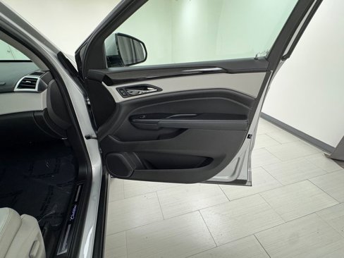 Used 2015 Cadillac SRX Luxury w/ Driver Awareness Package image 13