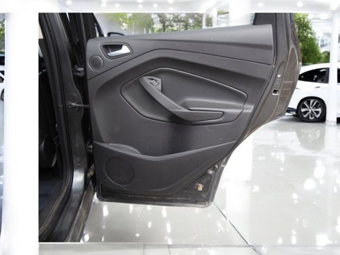 Used 2015 Ford Escape Titanium image 19