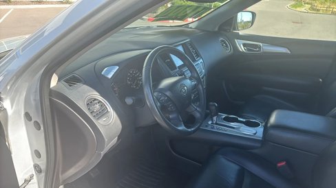 Used 2018 Nissan Pathfinder SL image 31