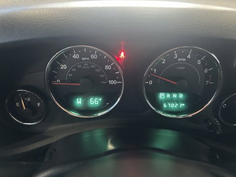 Used 2018 Jeep Wrangler Unlimited Sahara image 23