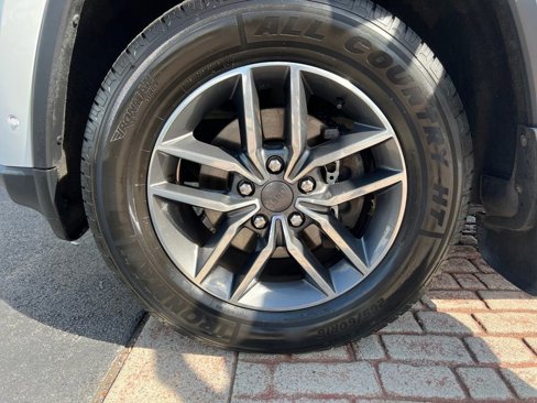 Used 2019 Jeep Grand Cherokee Limited image 50