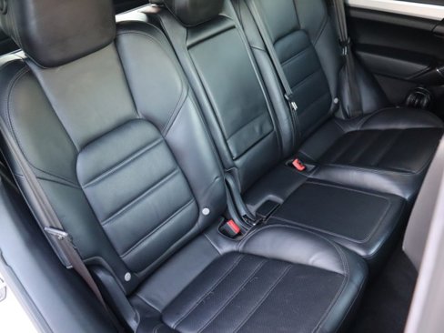 Used 2013 Porsche Cayenne Turbo image 57