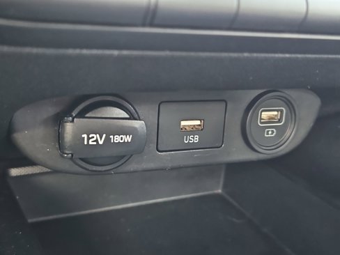 Used 2022 Hyundai Elantra SE image 27