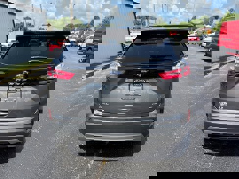 Used 2023 Ford Edge SEL image 4