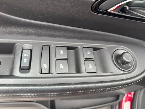 Used 2019 Buick Encore Essence image 14