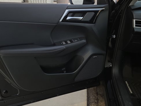 New 2025 Mitsubishi Outlander SE image 7
