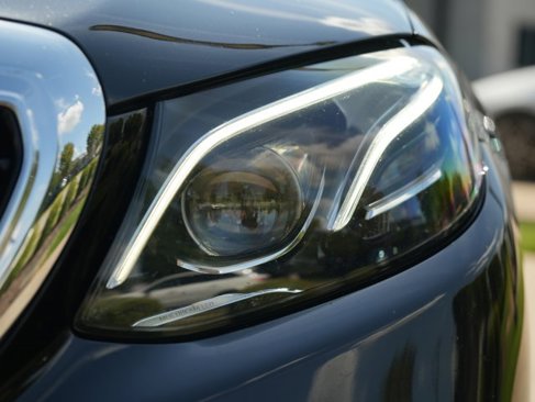 Certified 2019 Mercedes-Benz E 300 4MATIC image 13