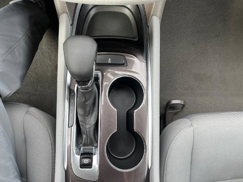 Used 2022 Chevrolet Malibu LT image 12