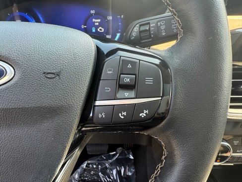 Used 2022 Ford Escape Titanium image 18