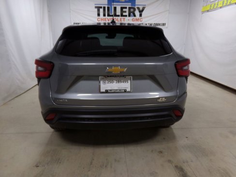 New 2025 Chevrolet Trax LS image 5