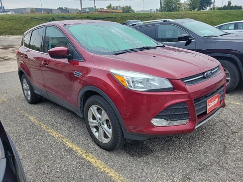 Used 2015 Ford Escape SE image 2