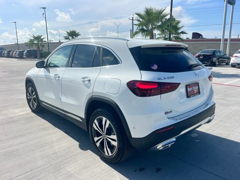 Certified 2025 Mercedes-Benz GLA 250 image 4