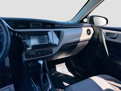 Used 2017 Toyota Corolla SE image 16